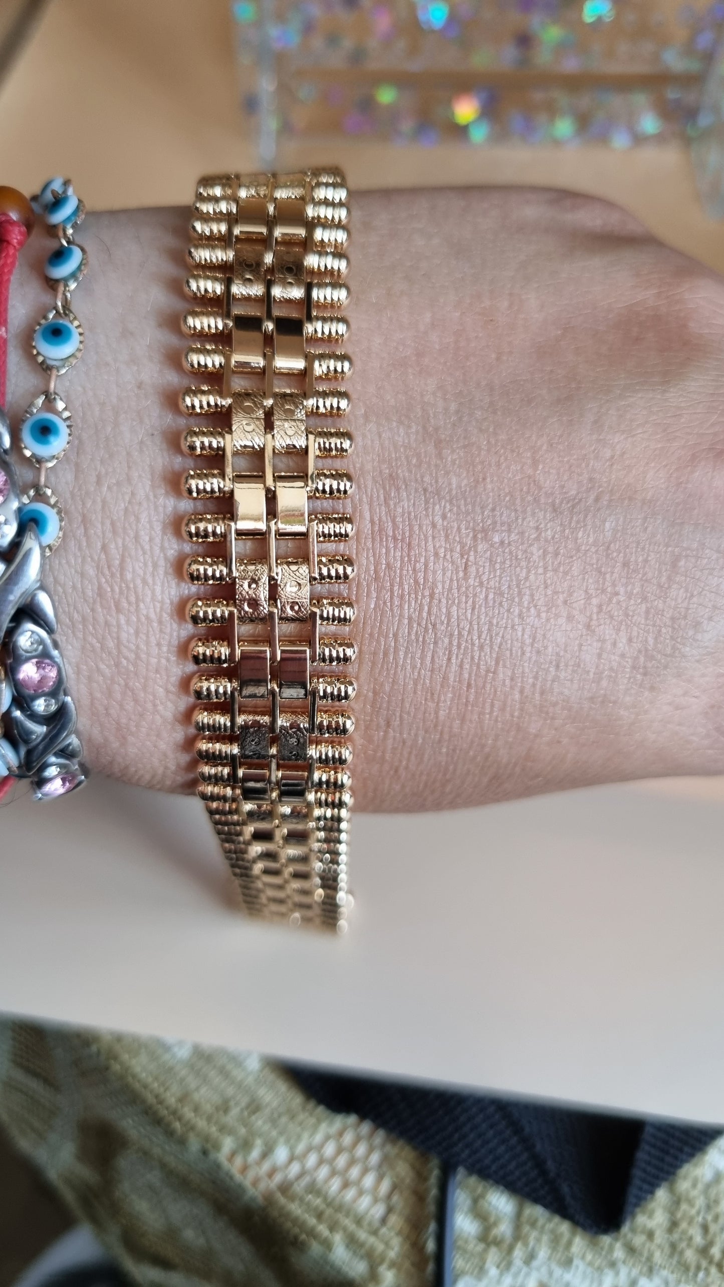 Mens bracelet 18kr.gold plated luxury group