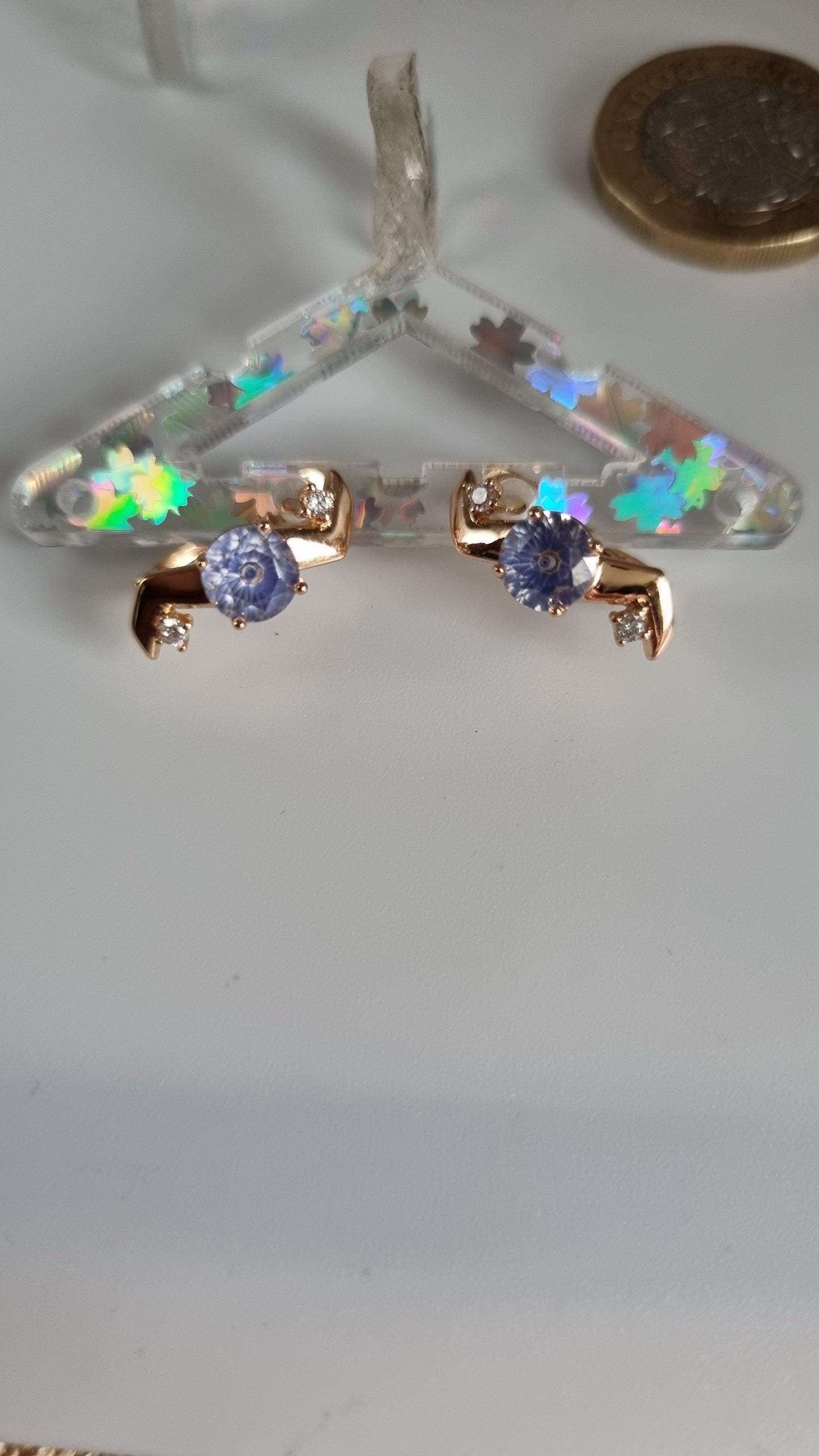 18kr.gold plated earrings with sw.crystal change the color white -blue sky
