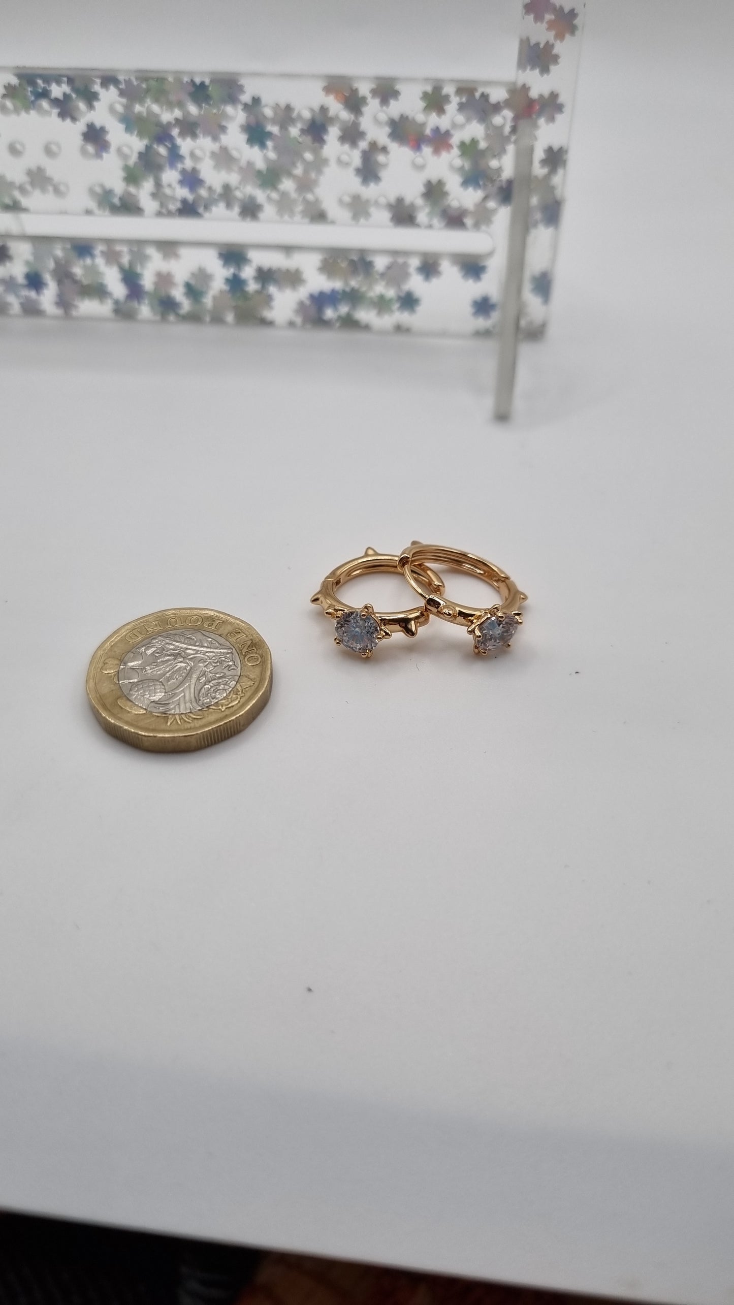 18kr.gold plated earrings with zircon stone change colour stone