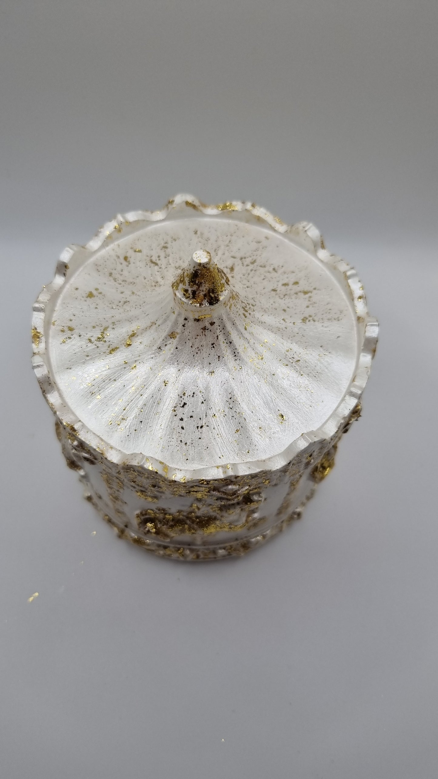 Beautiful jesmonite jars jewellery, candy handmade white pearl metallics color and gold color