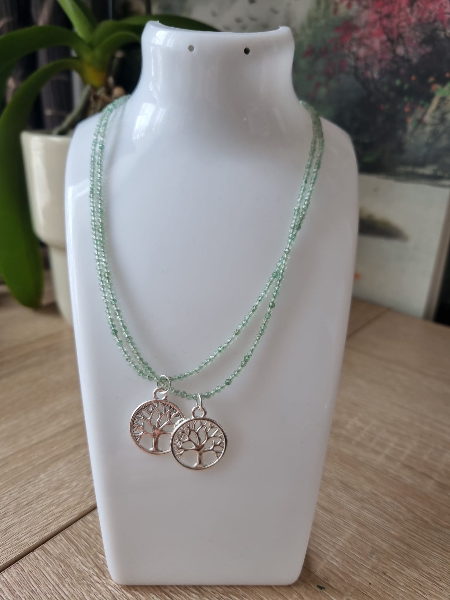 Handmade natural crystal aventurine 2-3mm faceted beautiful necklace with life tree