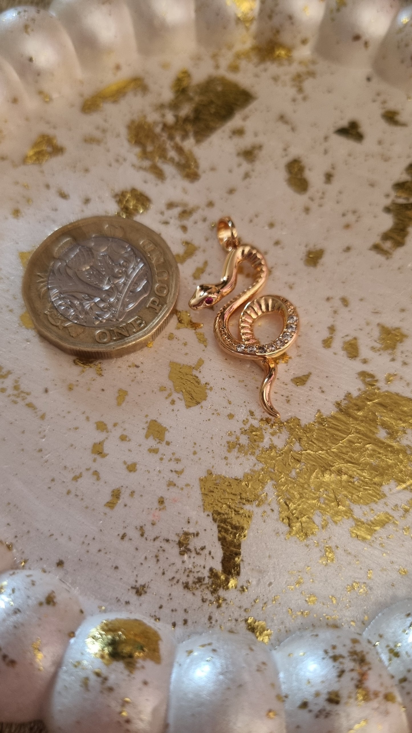 18kr.gold plated pendant snack with sw.crystal