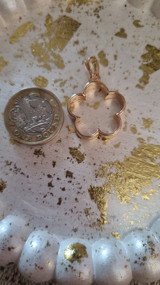 18kr.gold plated copper metal pendant