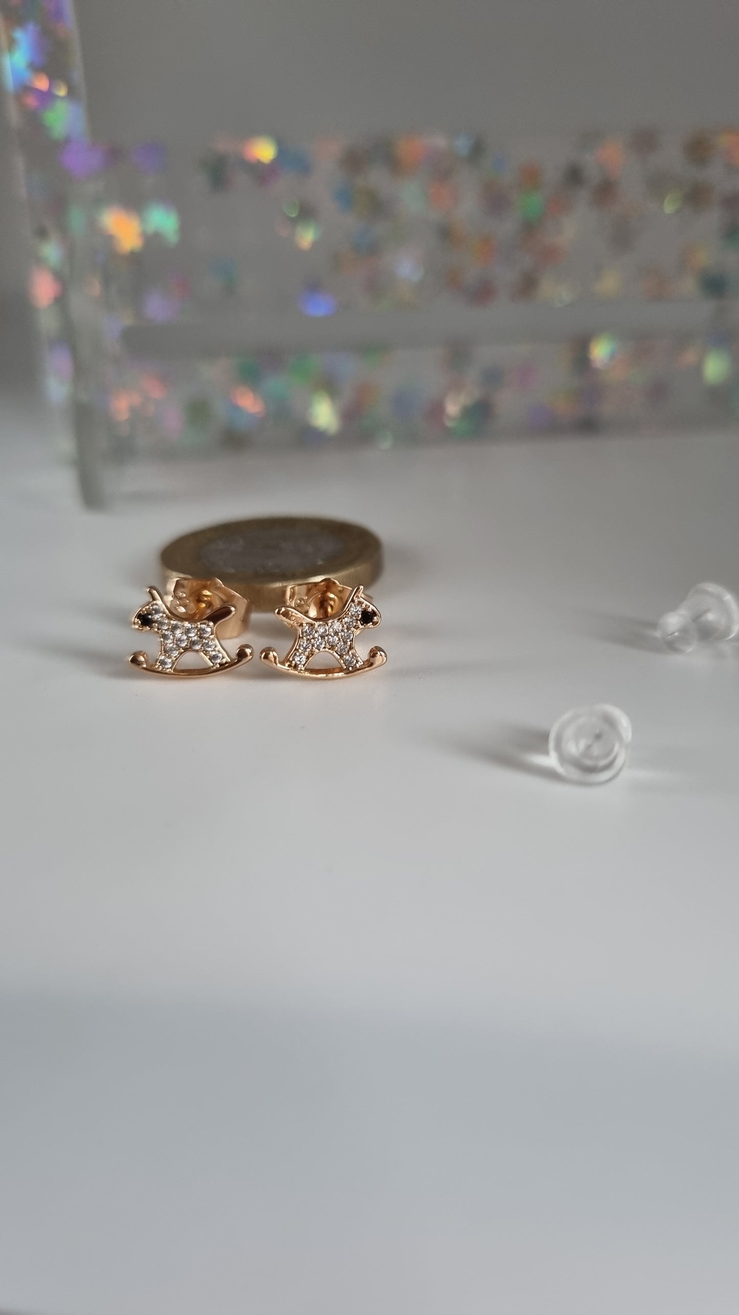 18kr.gold plated stud earrings with zircon stone