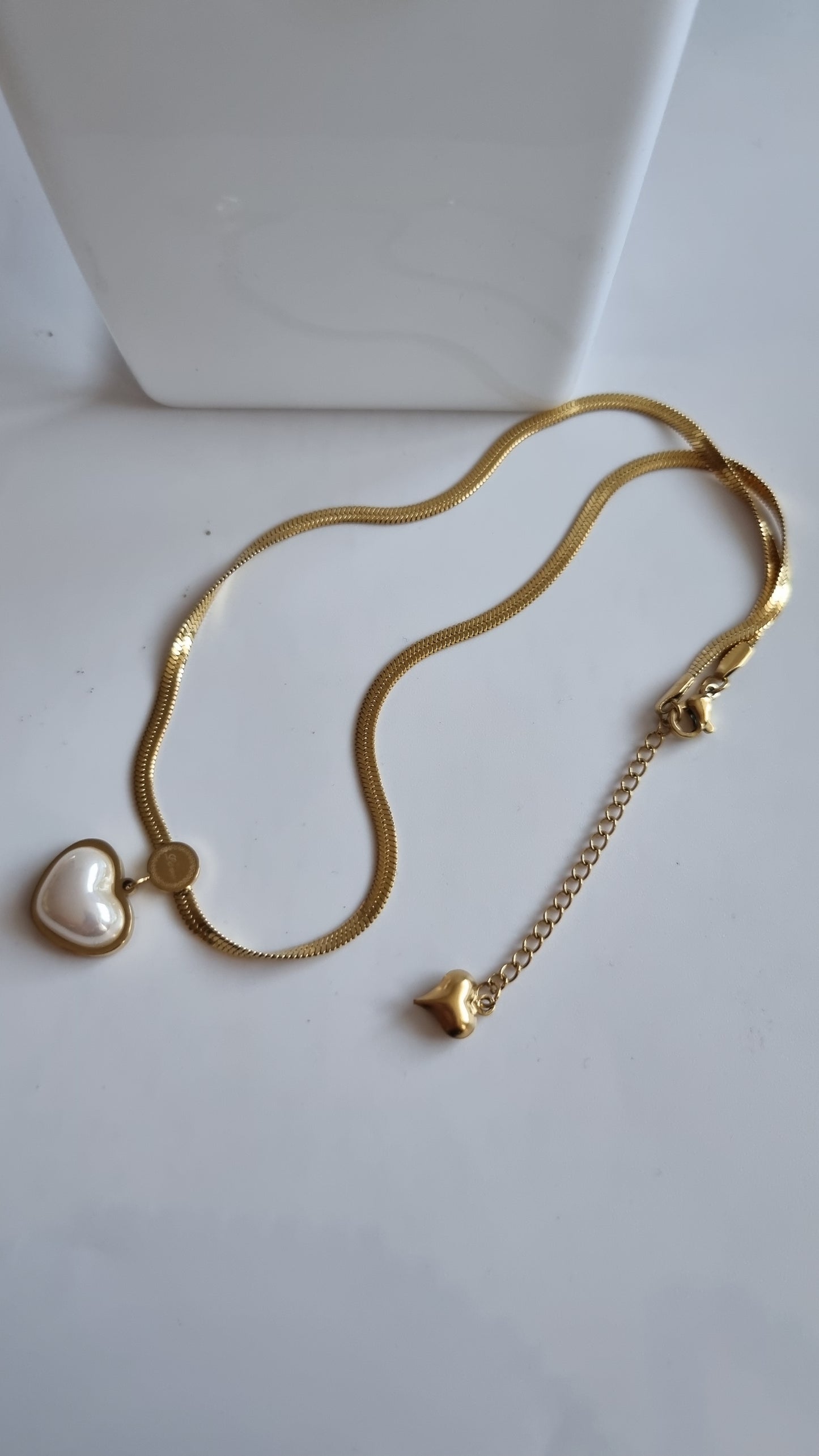 Stainless steel necklace with shell pearl heart