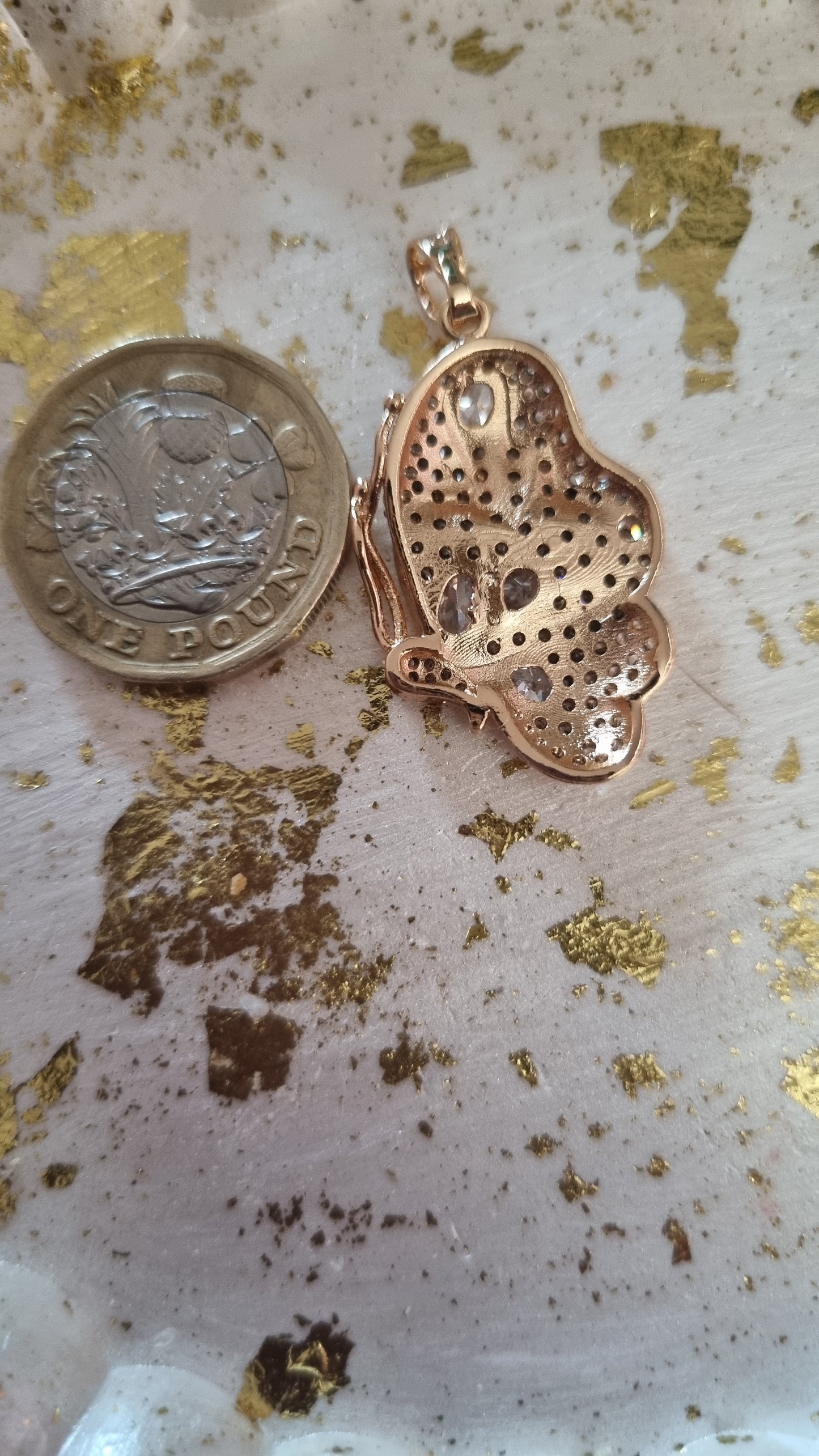 18kr.gold plated butterfly pendant with sw.crystal