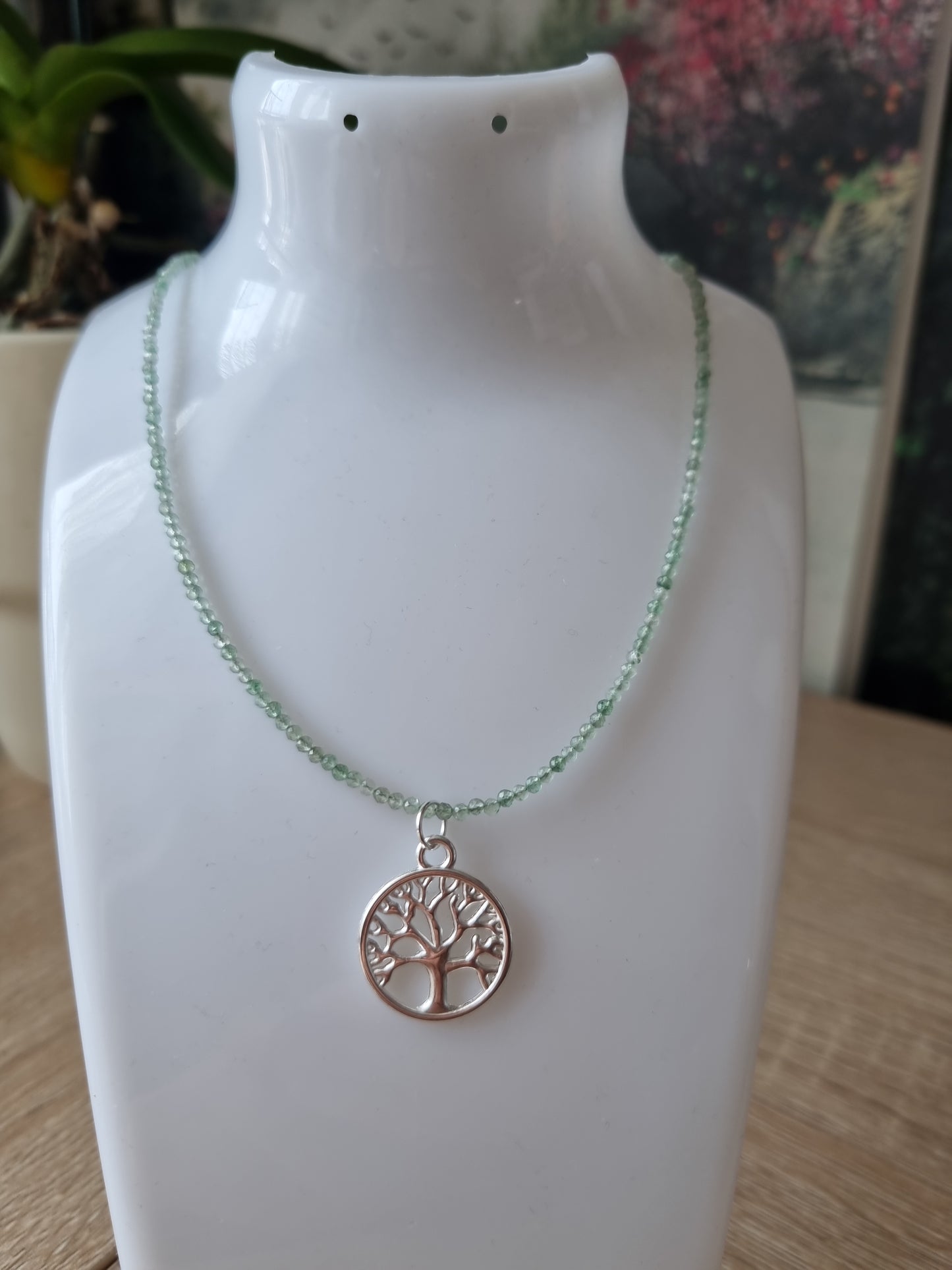 Handmade natural crystal aventurine 2-3mm faceted beautiful necklace with life tree