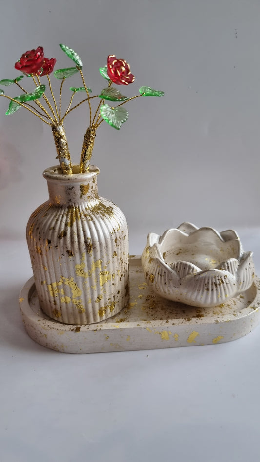 Beautiful handmade decor at home tray jewellery vase and handmade flowers and storage small jewellery plated  gold color shiny paper