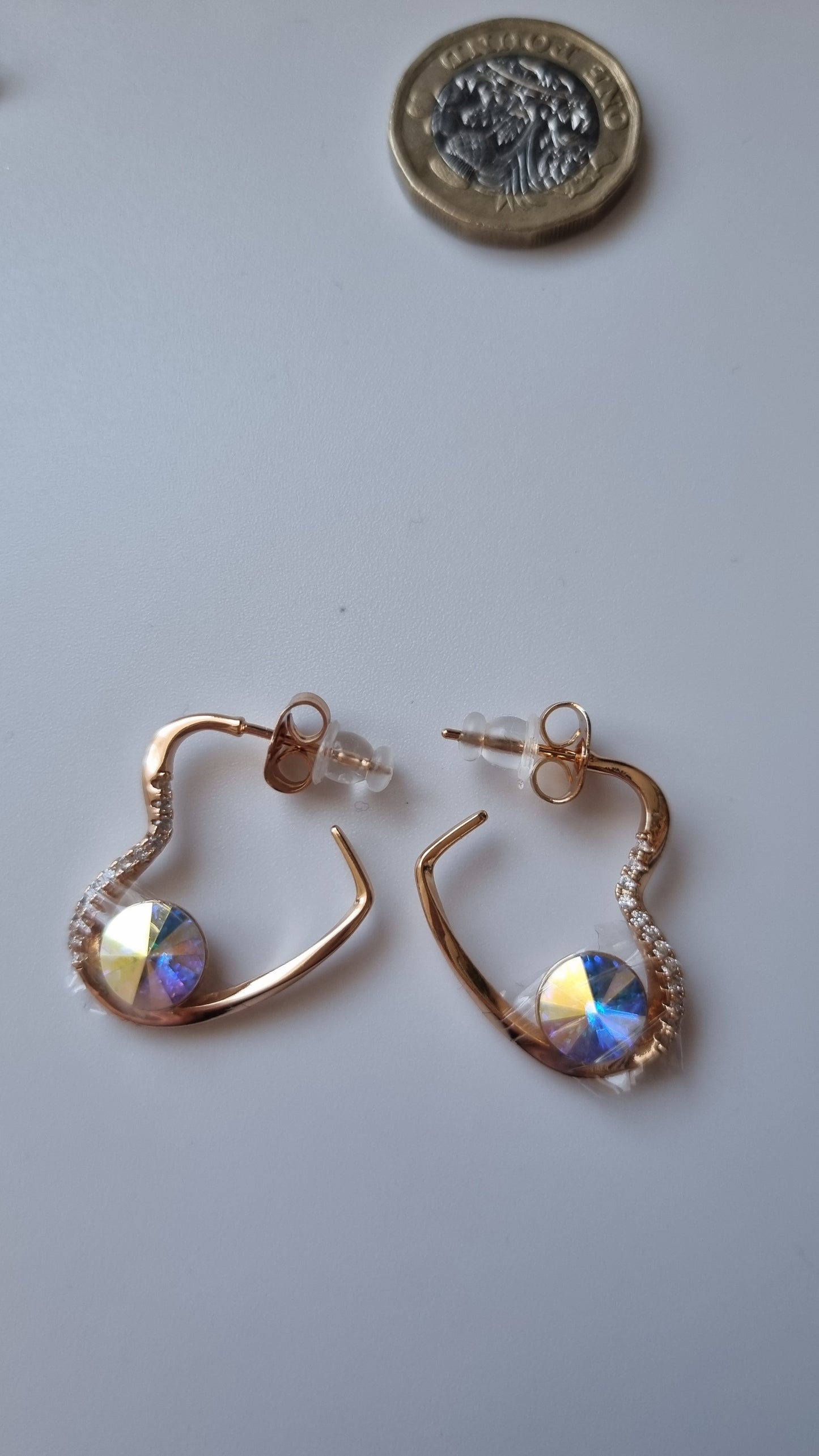 18kr.gold plated earrings with sw.crystal AB  change colors
