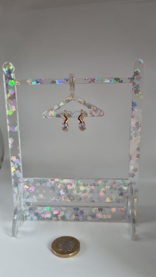 18kr.gold plated earrings with sw.crystal change the color white -blue sky