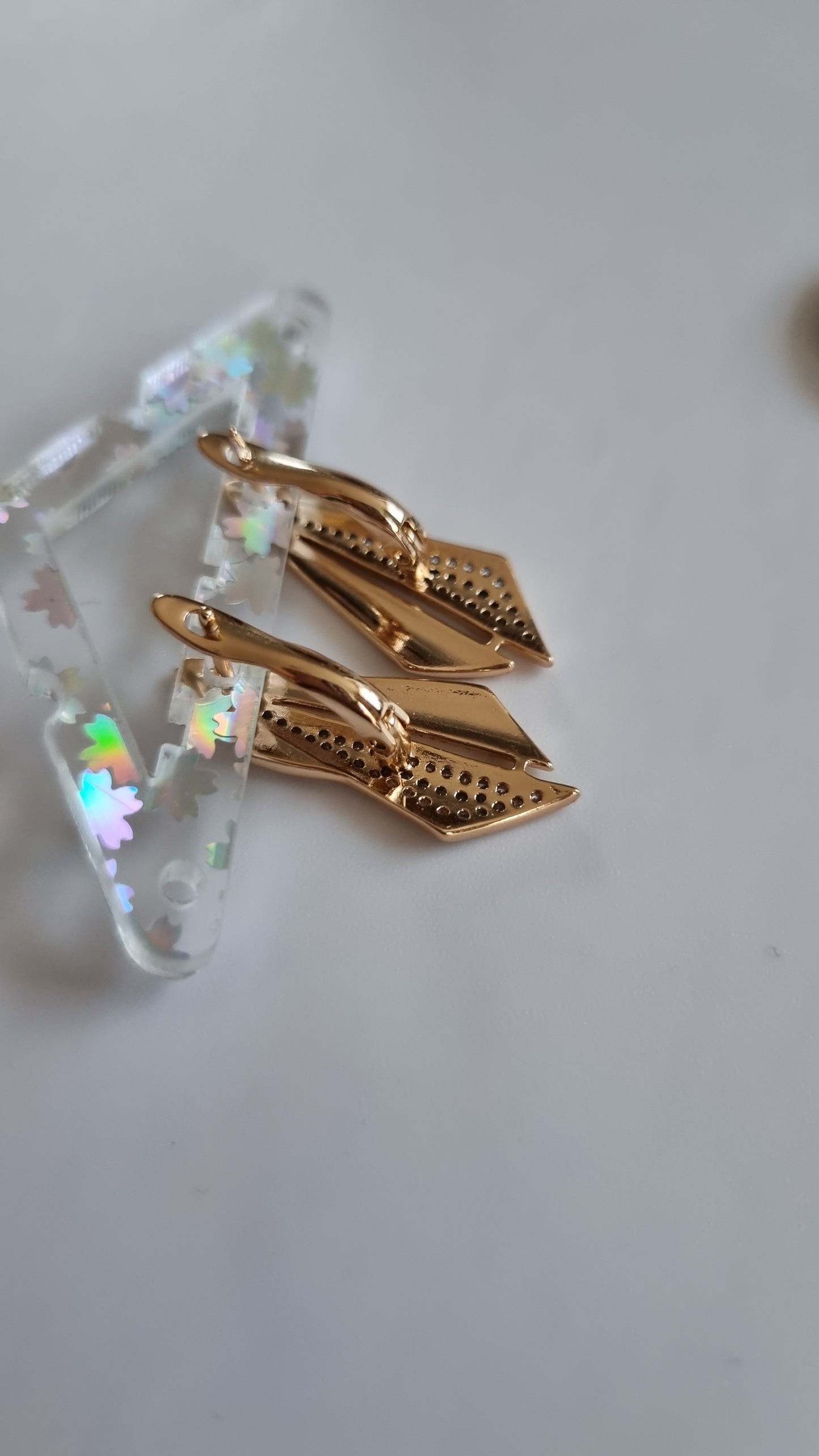 18kr.gold plated earrings with sw.crystal