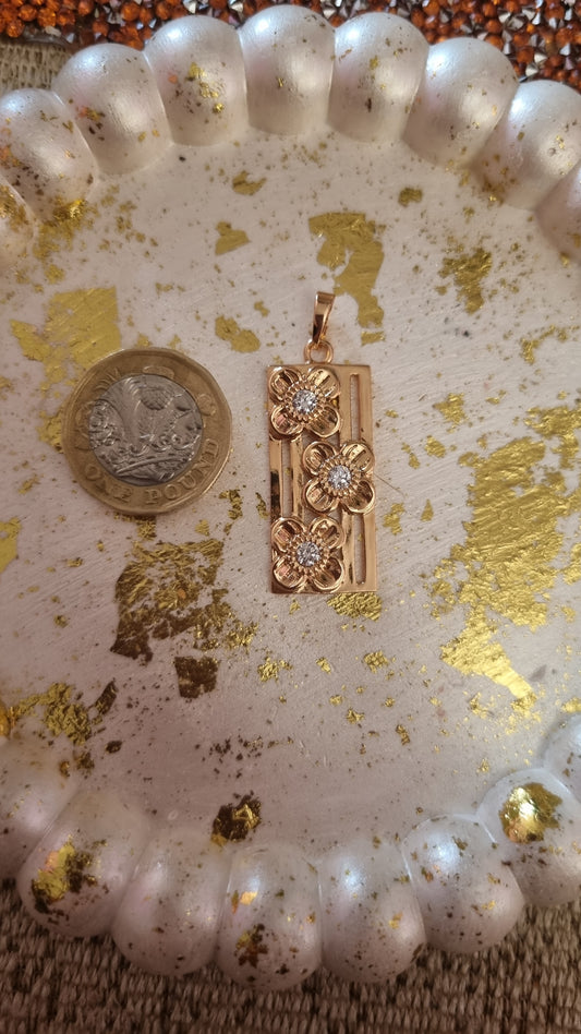 18kr.gold plated pendant with zircon stone