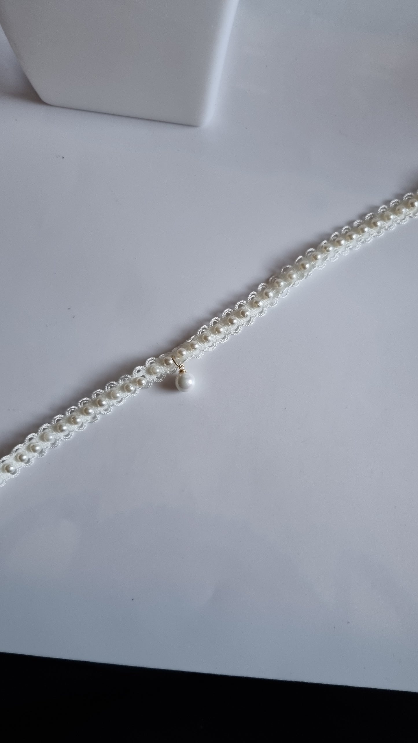 Choker with pearl and freshwater pearl pendant