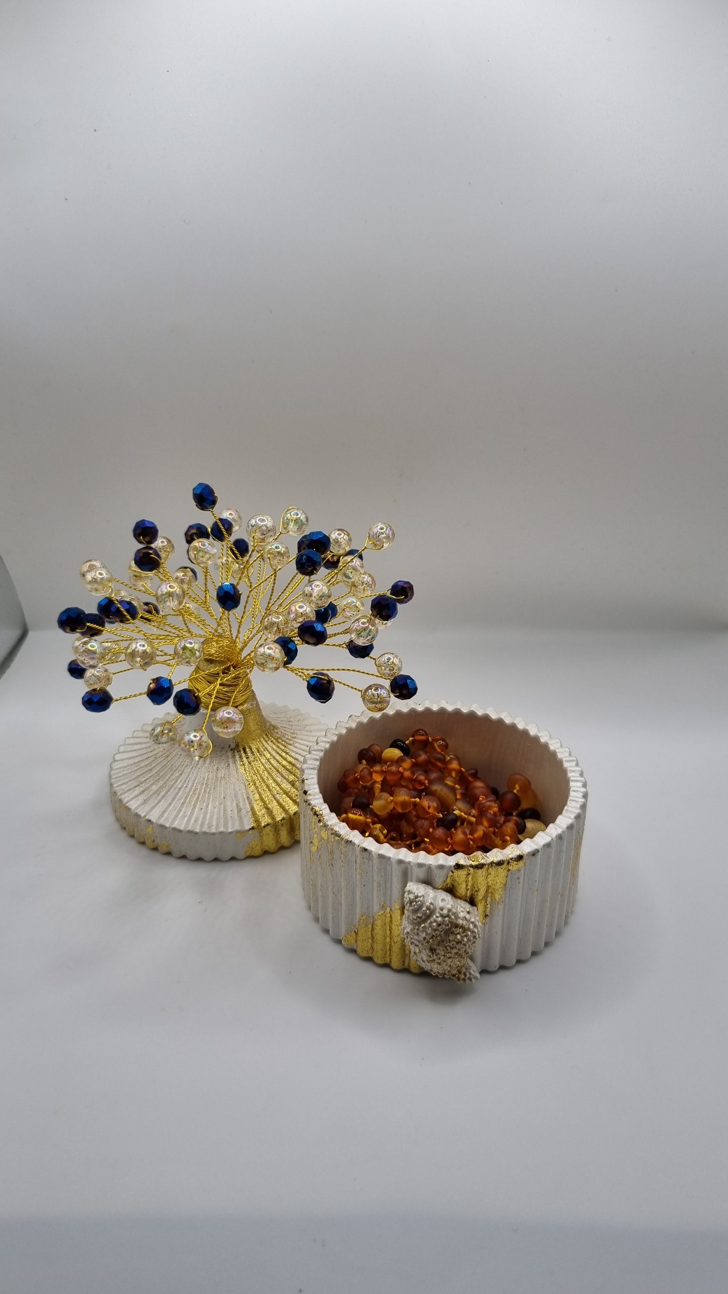 Handmade jar from gypsum addiction