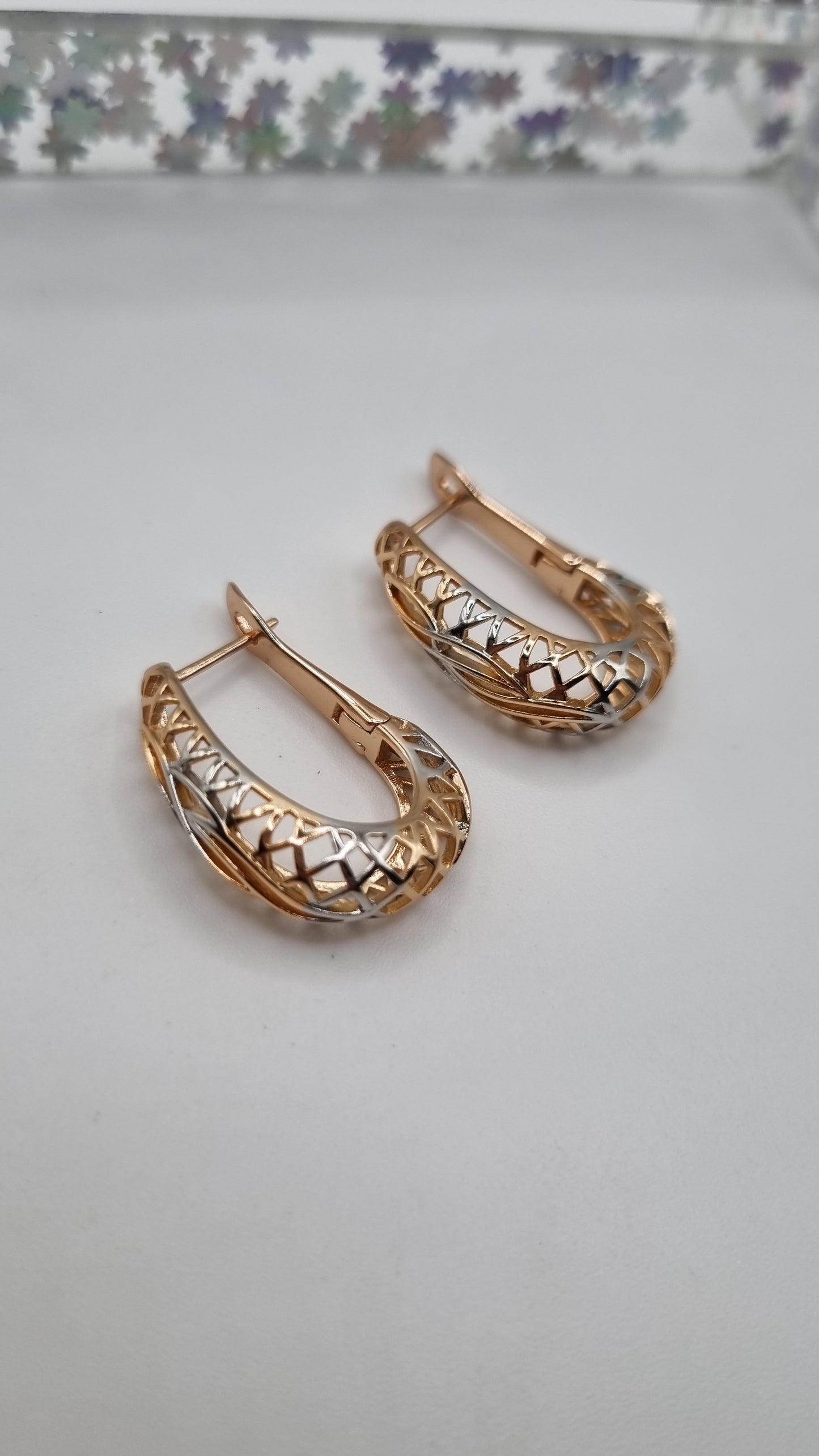 Multicolor gold plated 18kr and platinum plated earrings