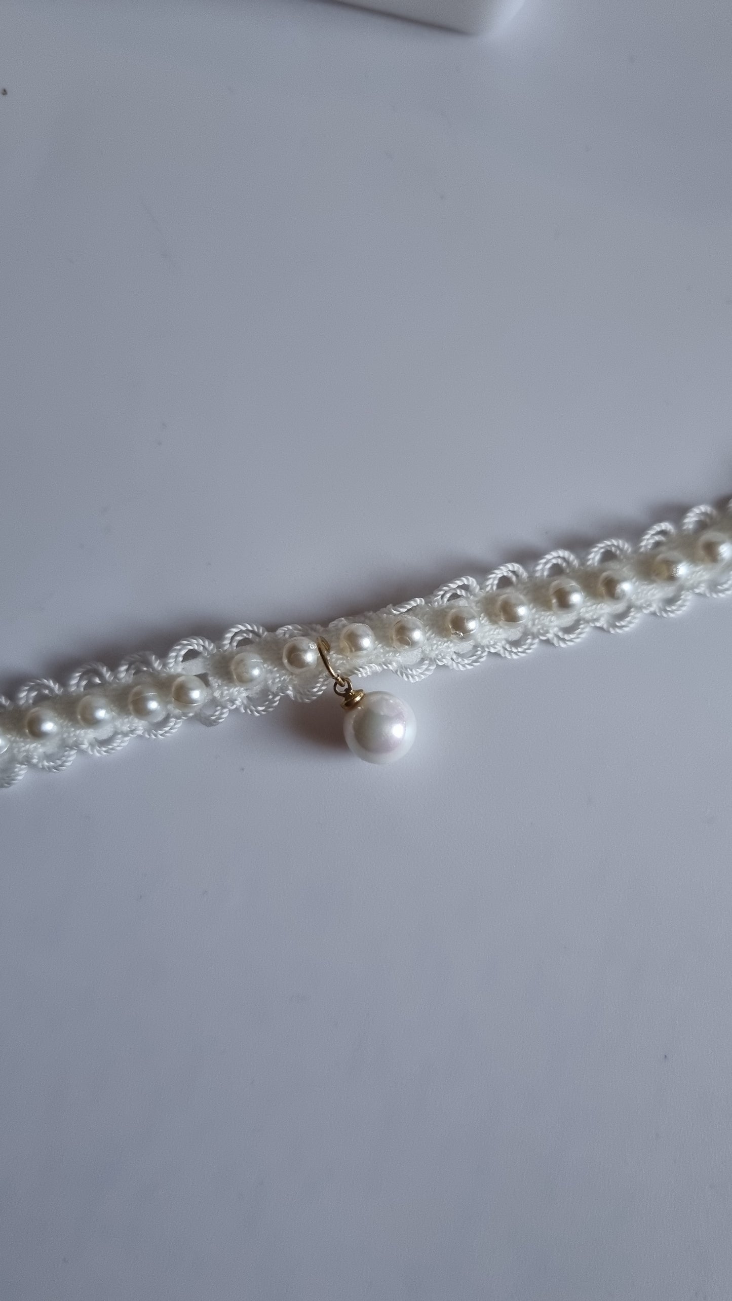 Choker with pearl and freshwater pearl pendant