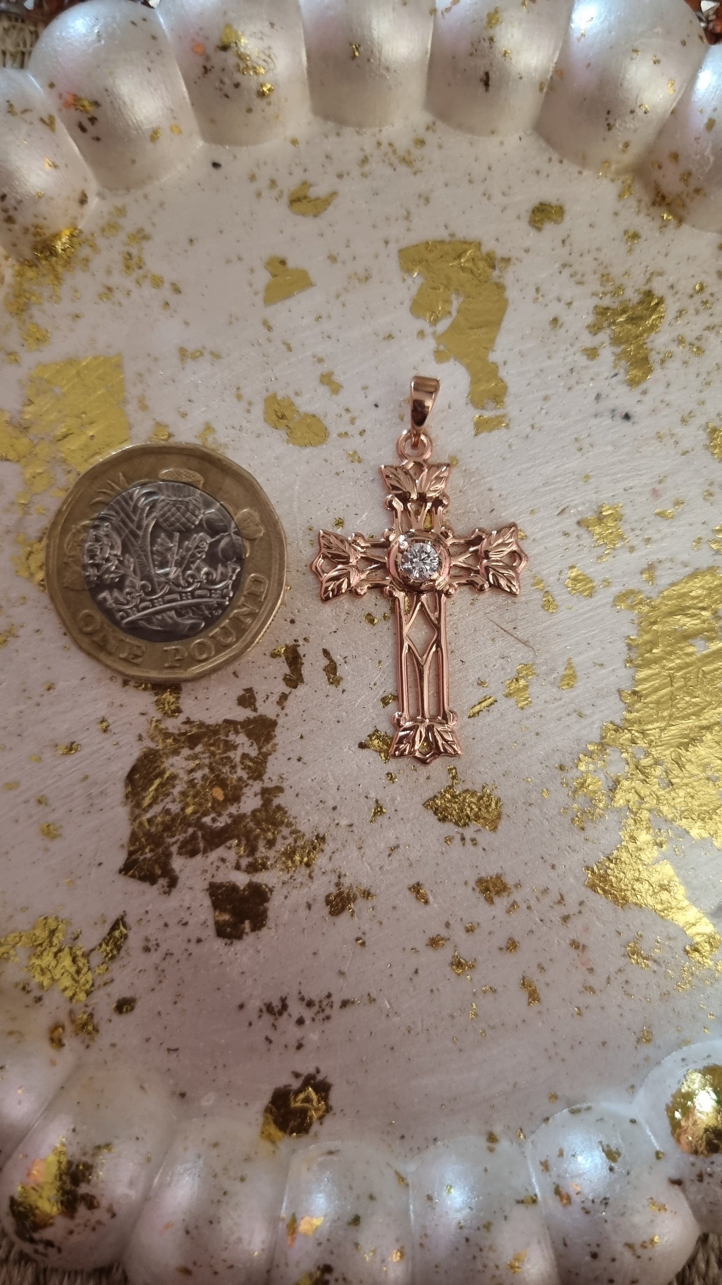 Rose gold plated pendant with zircon stone