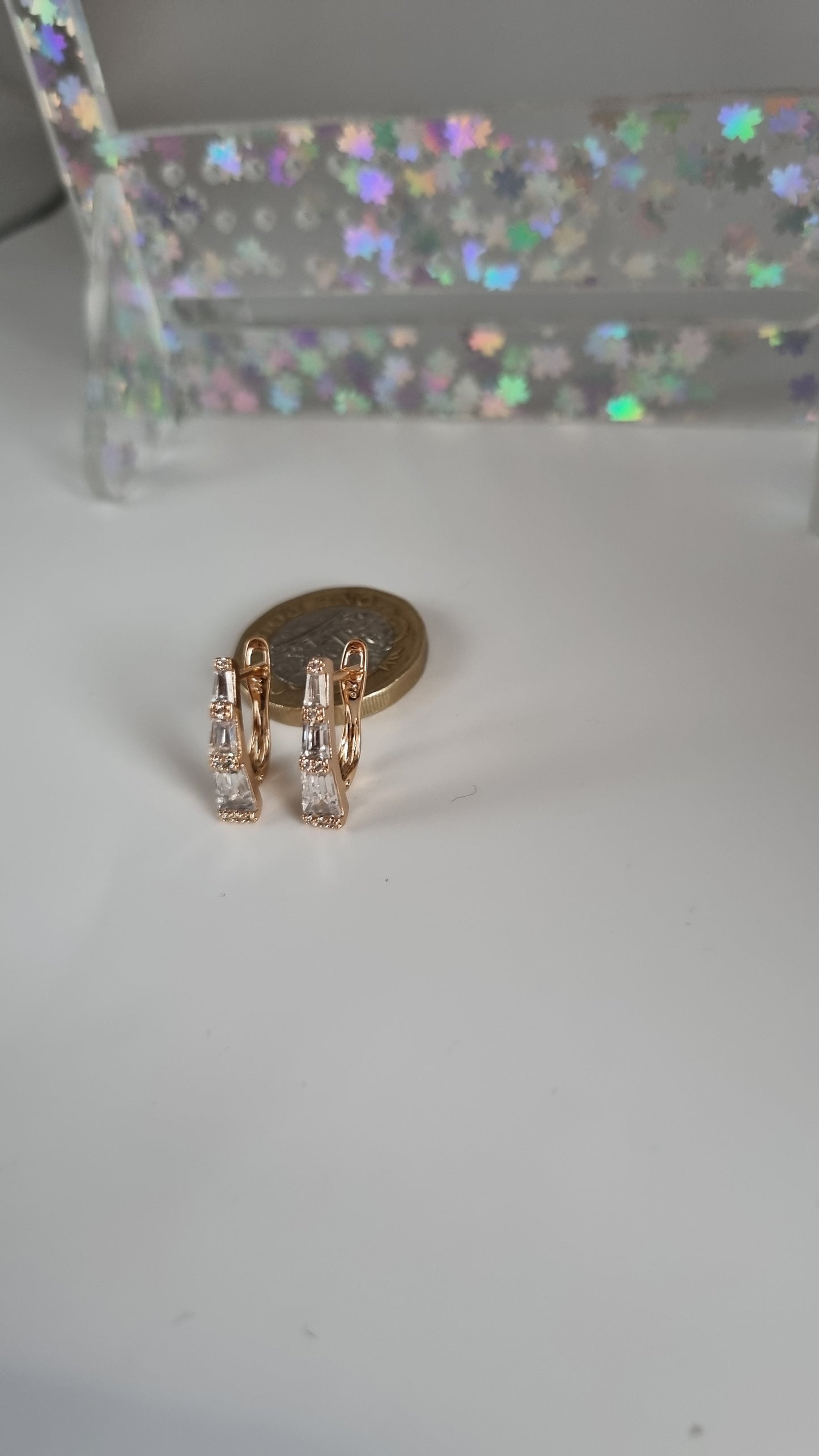 18kr.gold plated earrings with sw.crystal