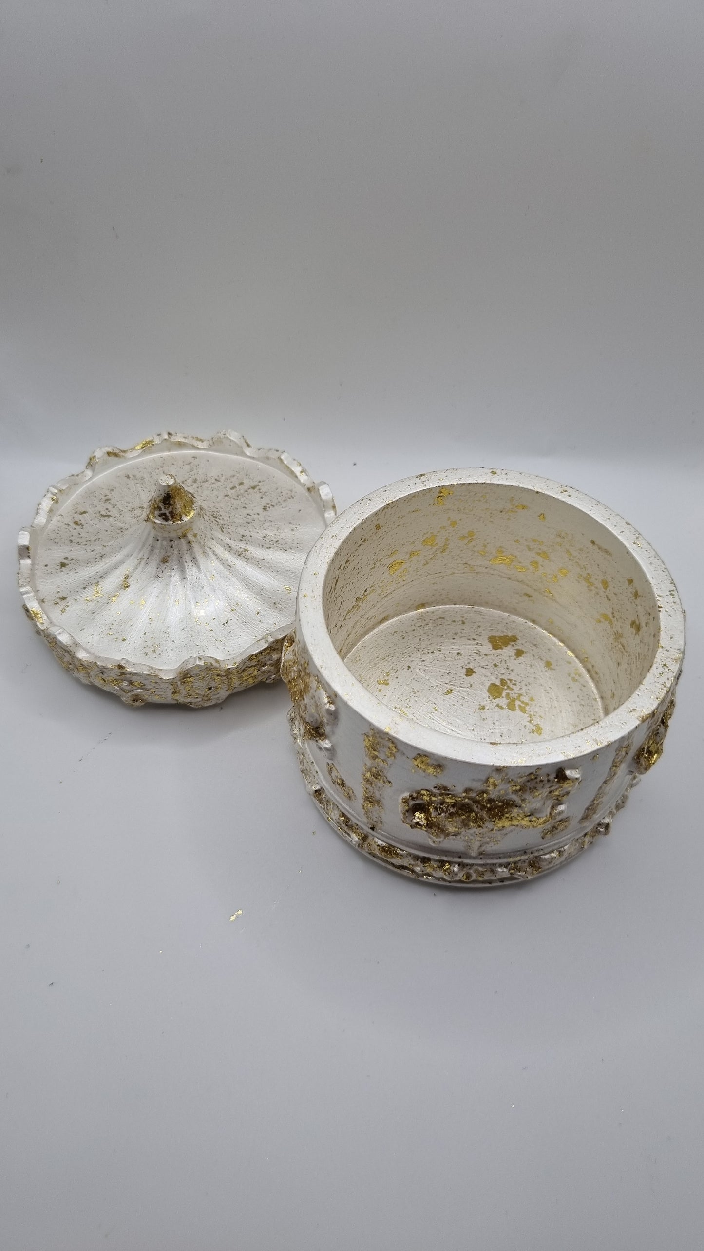 Beautiful jesmonite jars jewellery, candy handmade  white pearl metallics color and gold color