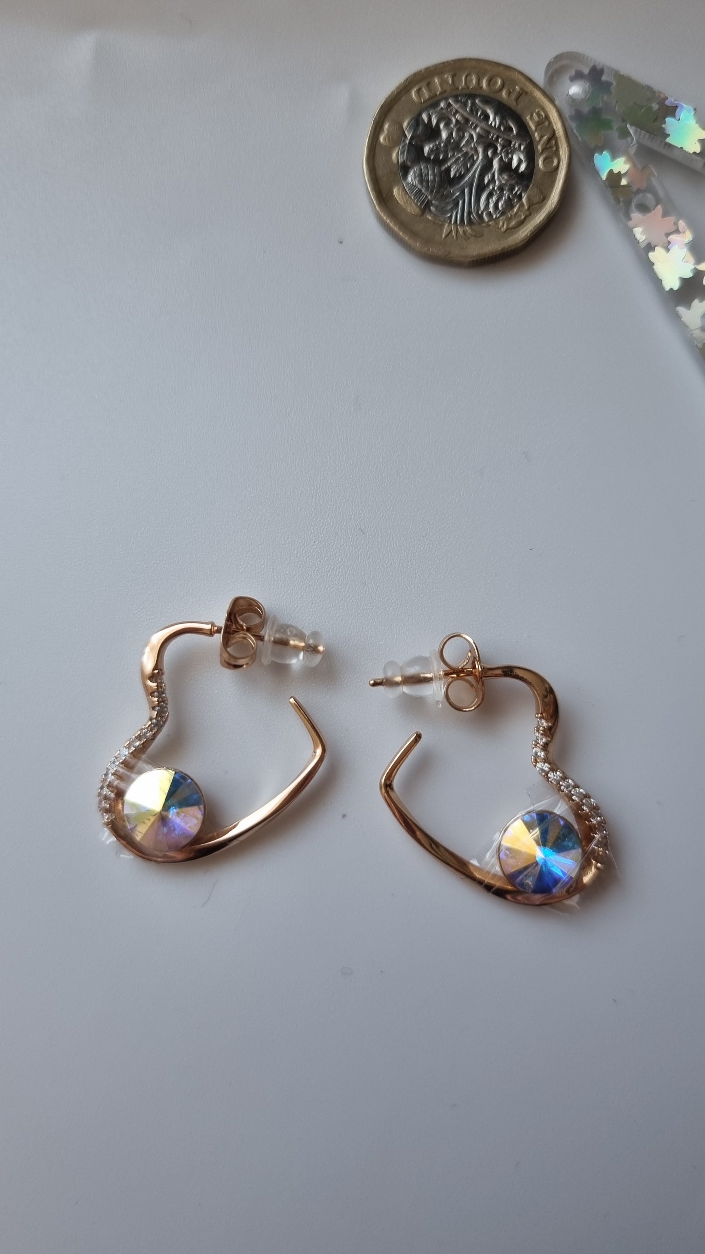 18kr.gold plated earrings with sw.crystal AB  change colors