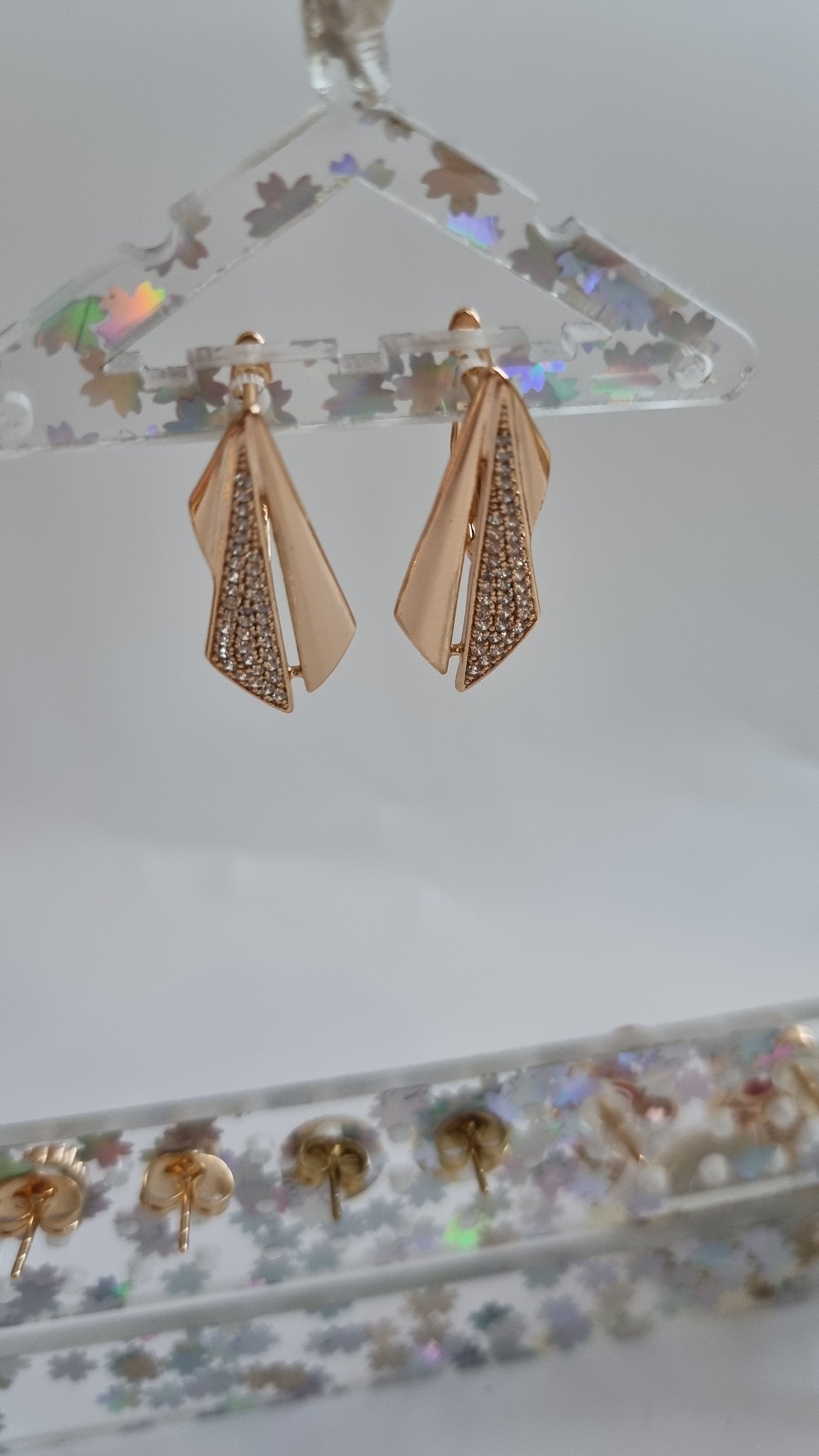 18kr.gold plated earrings with sw.crystal