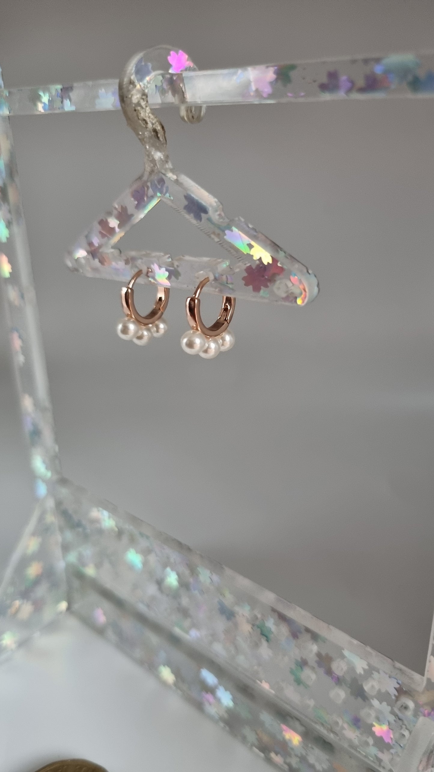 Rose gold plated earrings with shell pearls