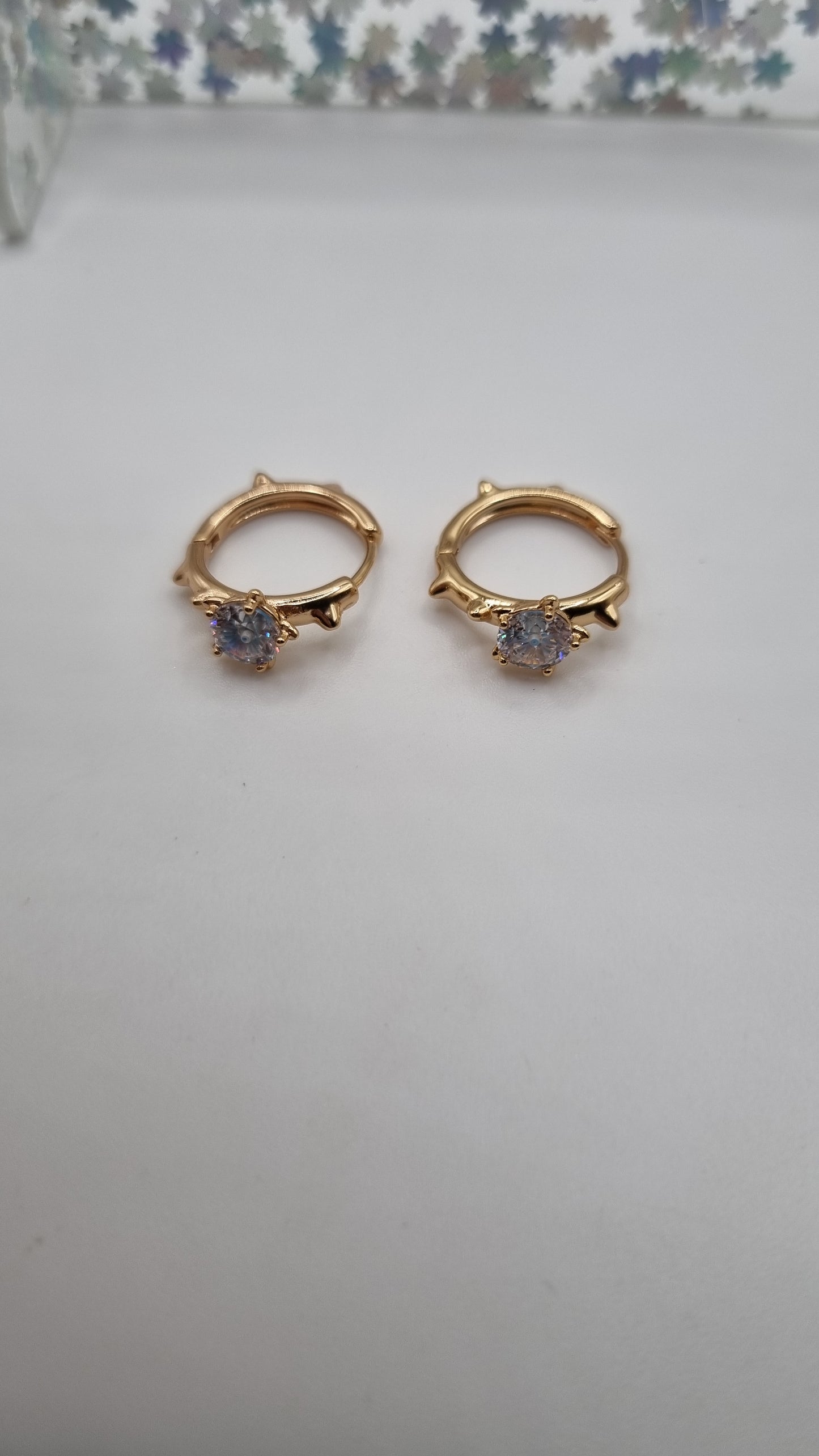 18kr.gold plated earrings with zircon stone change colour stone