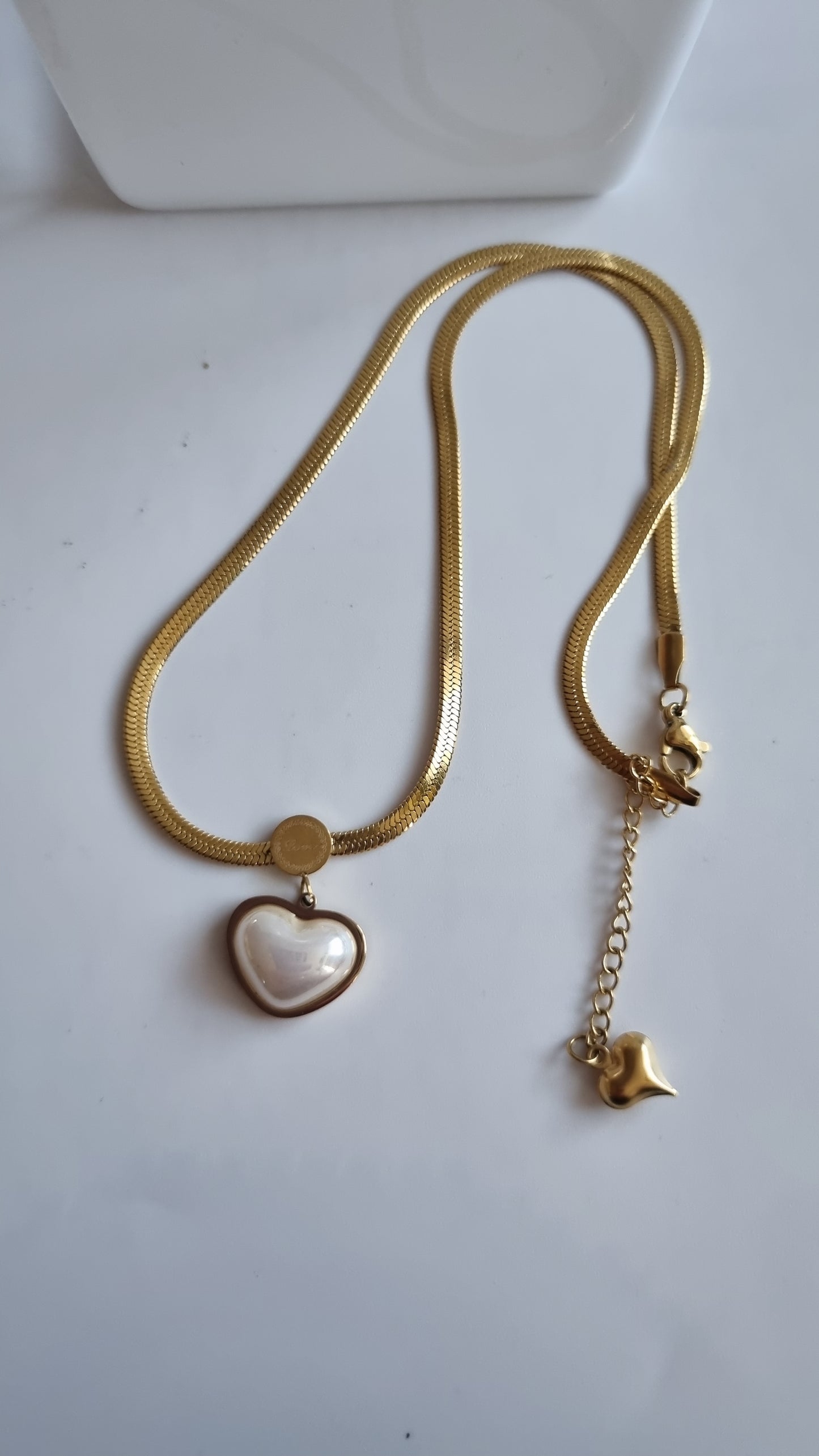 Stainless steel necklace with shell pearl heart