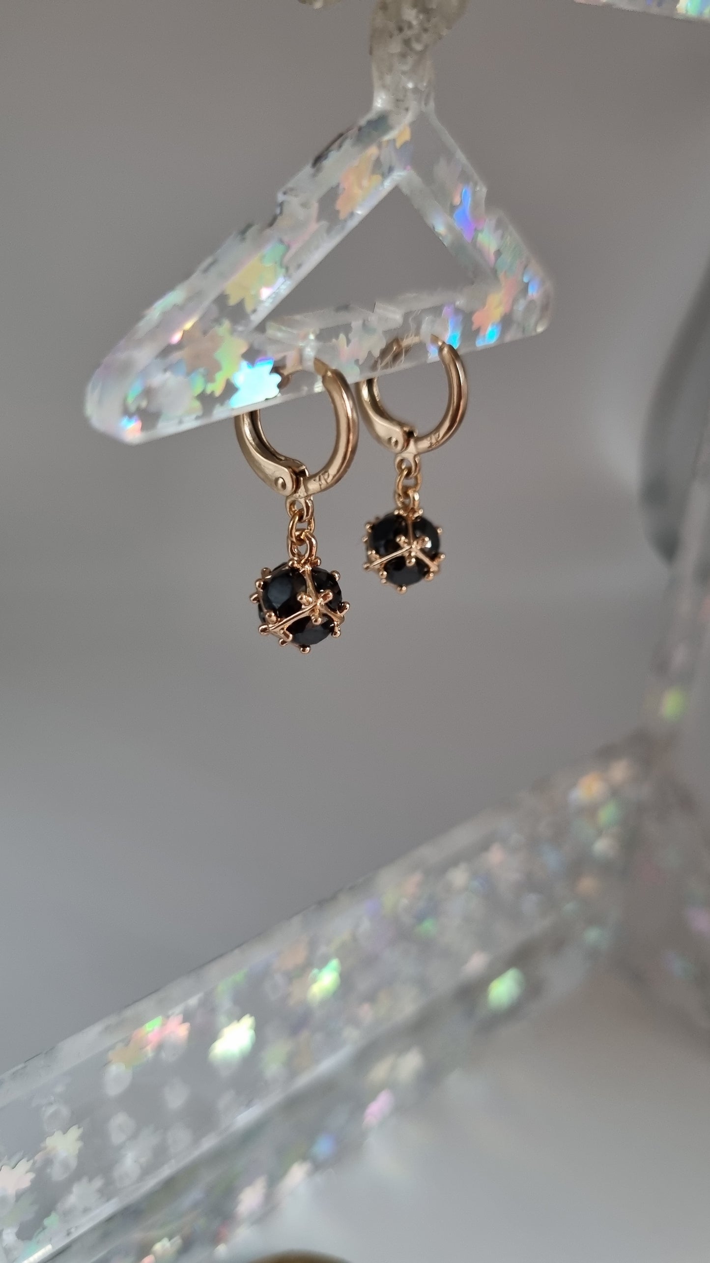Gold-plating earings with zircon stones black