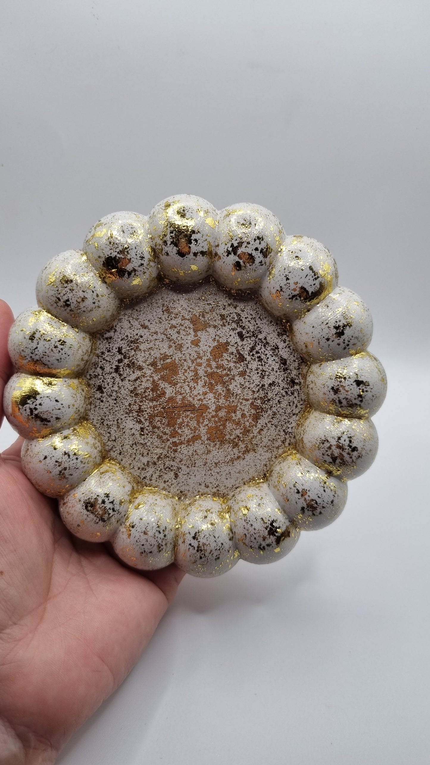 Bubble tray from jesmonite addiction gold color plating