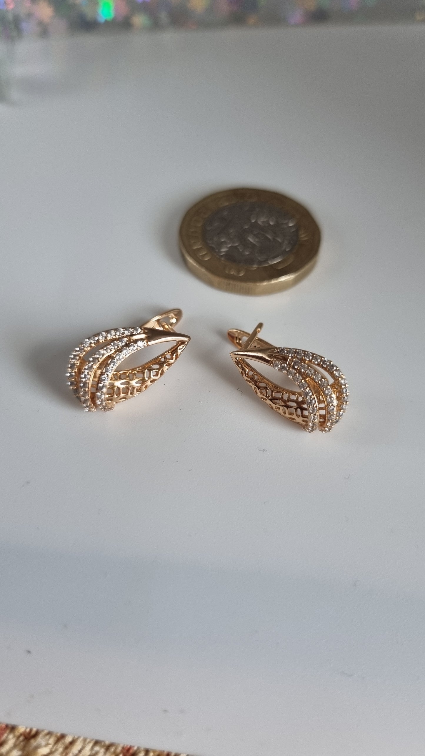 Earings 18kr.gold plated  copper metal hypoallergenic