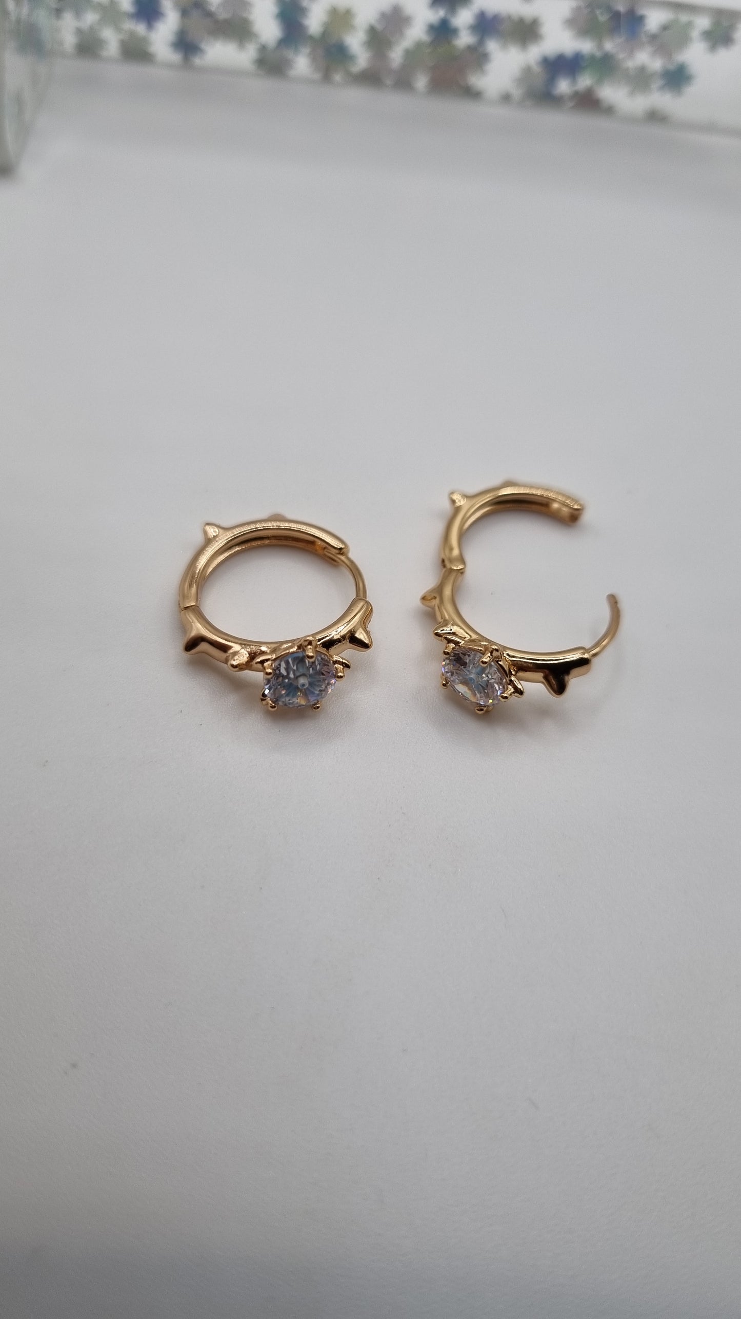18kr.gold plated earrings with zircon stone change colour stone